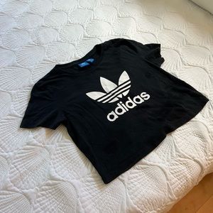 Cropped adidas shirt in black